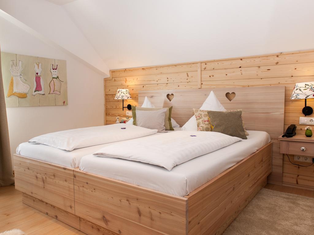 Forstnerwirt Hotel | Stubn | Biergarten Rottenburg an der Laaber 部屋 写真